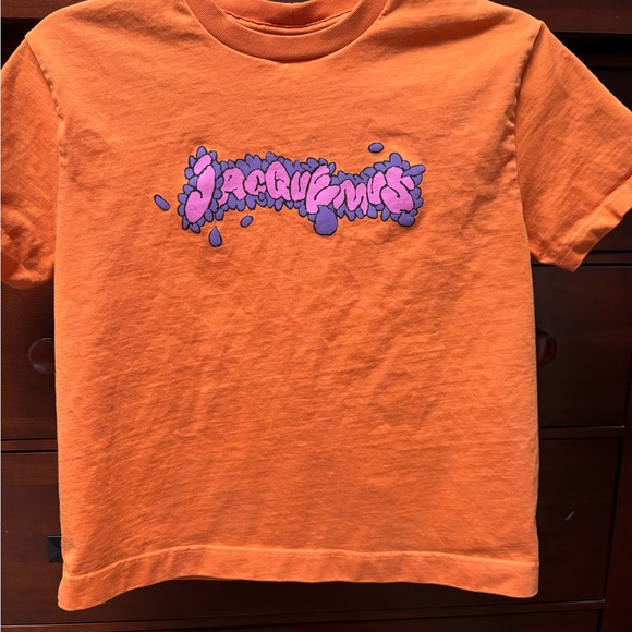 Jacquemus small T-Shirt in Orange with Pink and Purple Graphic - Picture 1 of 4